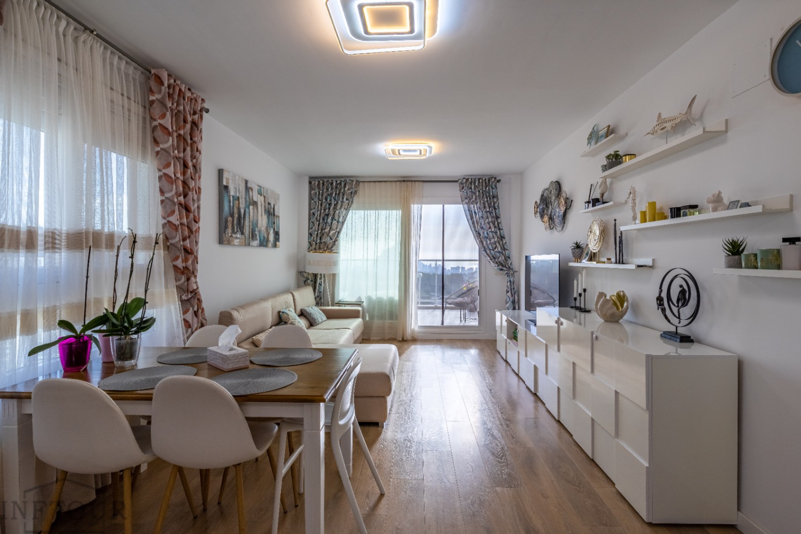 Wohnung in Calpe mit Meerblick und Pool – 2 Schlafzimmer, Terrasse und Parkplatz