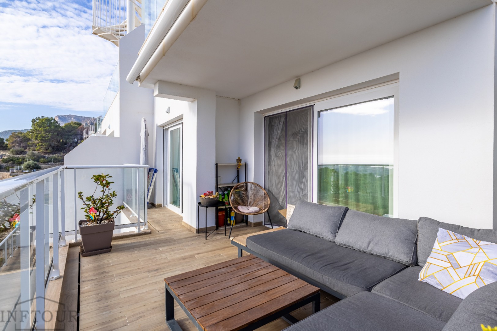 Wohnung in Calpe mit Meerblick und Pool – 2 Schlafzimmer, Terrasse und Parkplatz