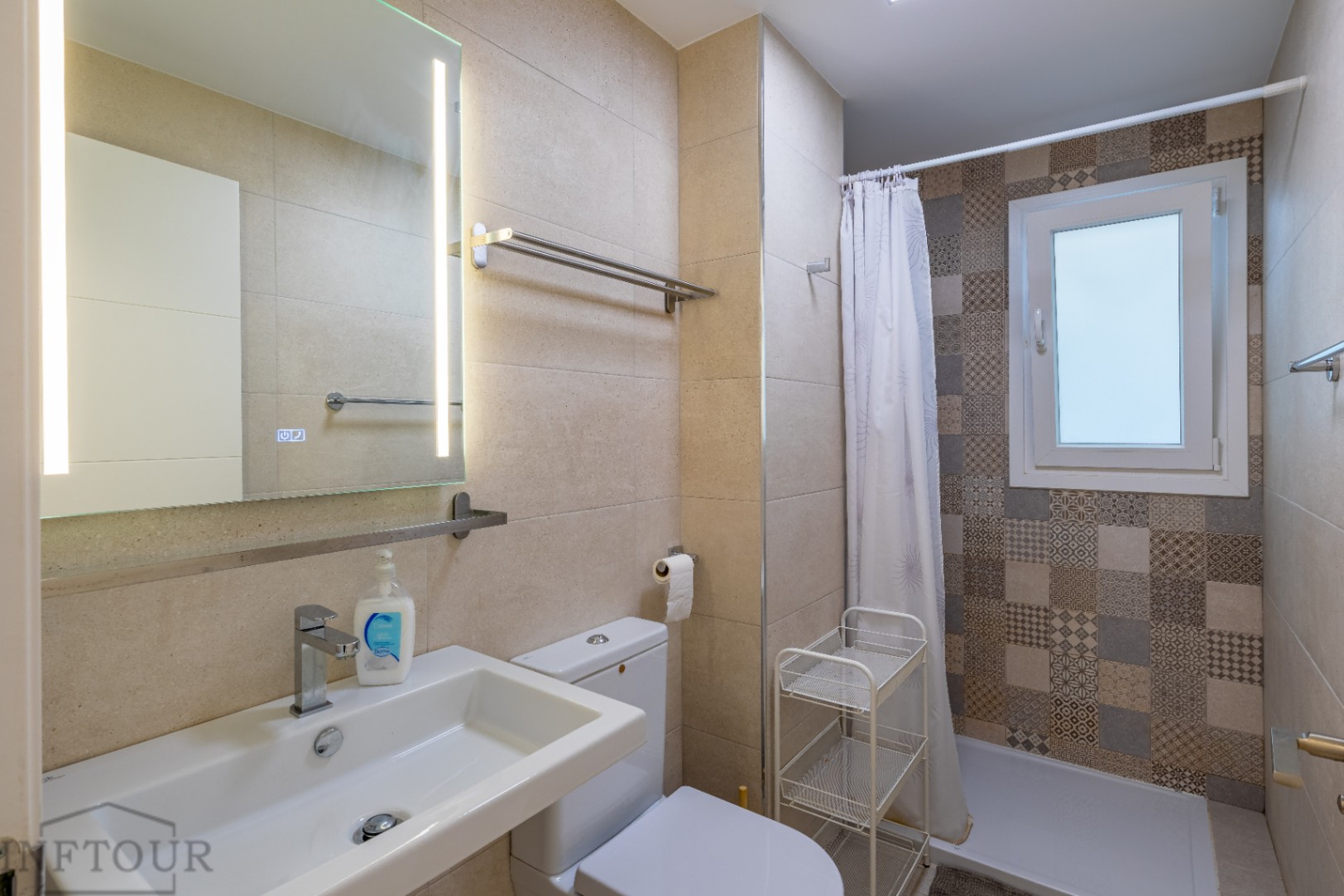 Wohnung in Calpe mit Meerblick und Pool – 2 Schlafzimmer, Terrasse und Parkplatz