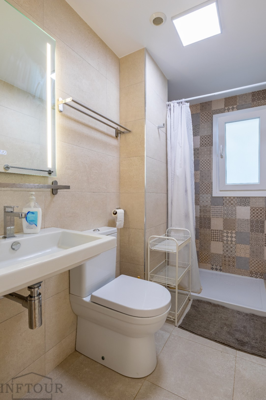 Wohnung in Calpe mit Meerblick und Pool – 2 Schlafzimmer, Terrasse und Parkplatz