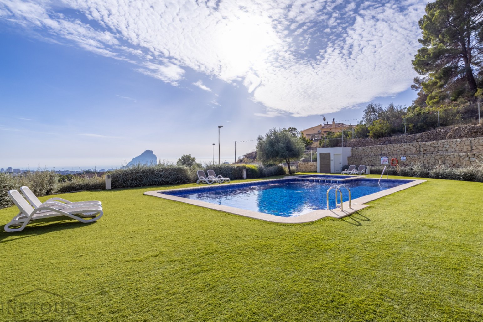 Wohnung in Calpe mit Meerblick und Pool – 2 Schlafzimmer, Terrasse und Parkplatz