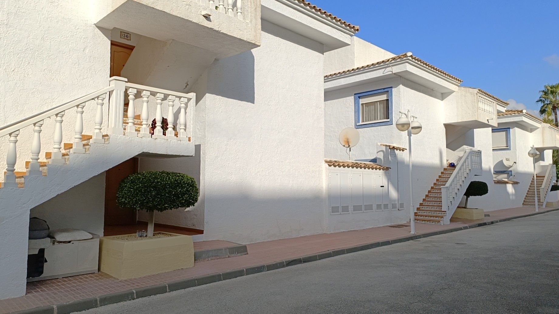 2-Bedroom Apartment with Terrace, Parking and Pool in Calpe — photo 22