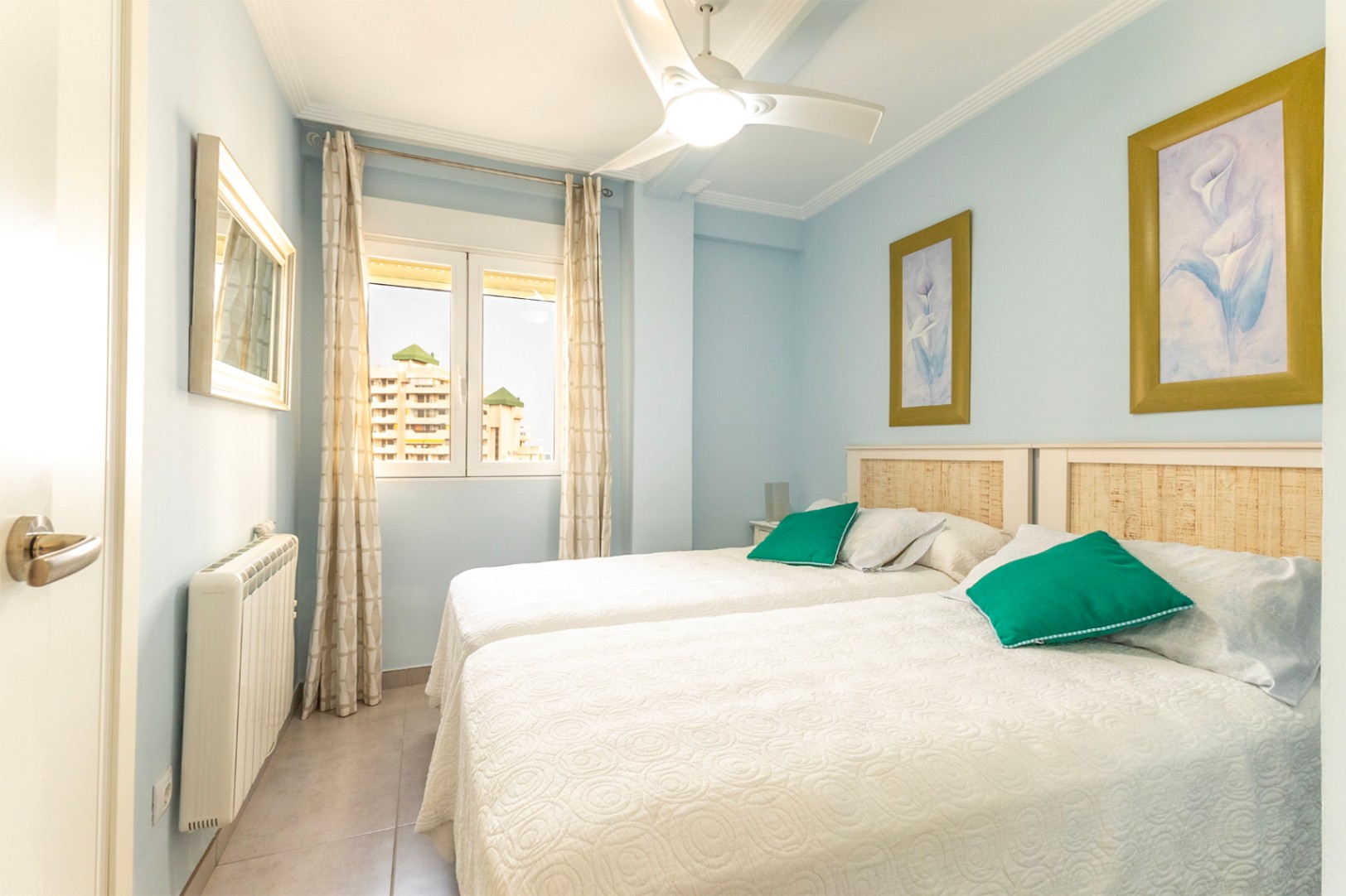 Refurbished 2-bedroom apartment with sea views in Calpe — photo 19