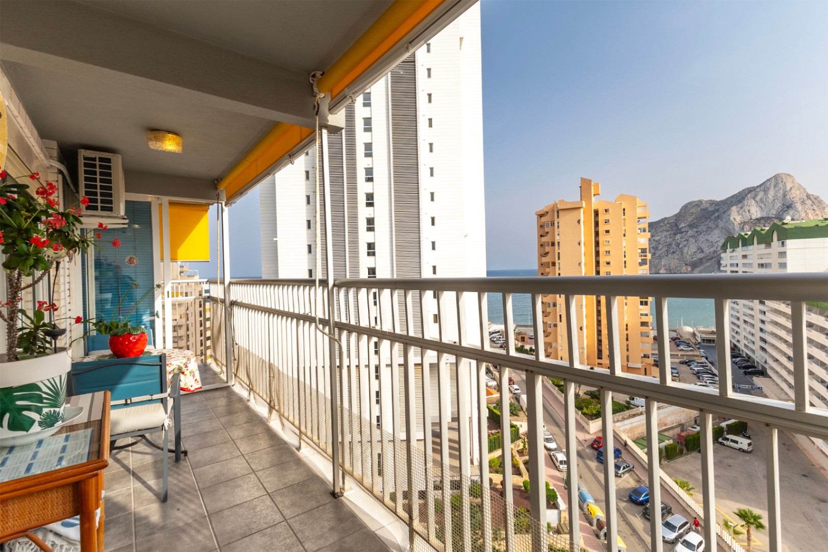 Refurbished 2-bedroom apartment with sea views in Calpe — photo 8