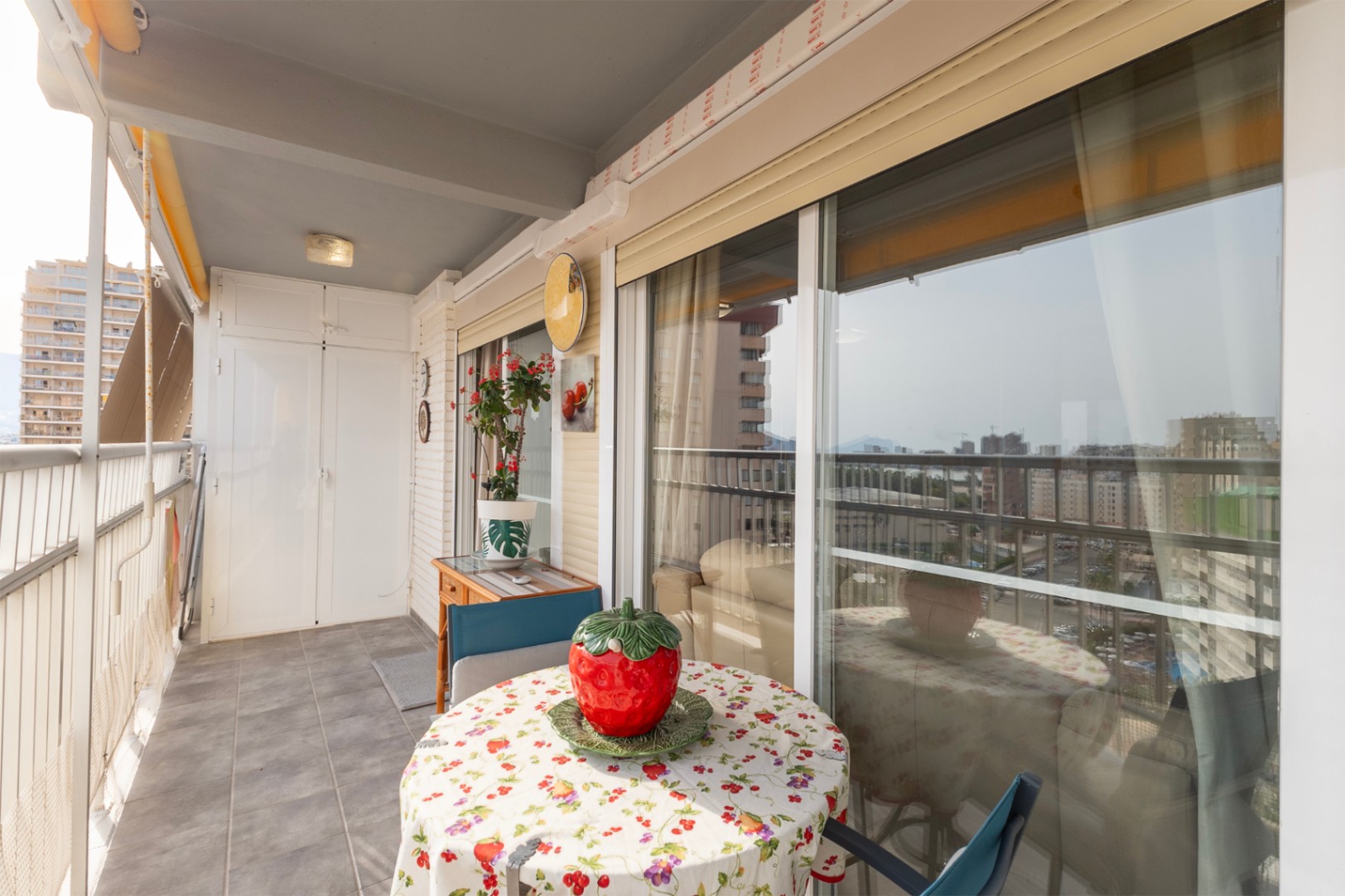 Refurbished 2-bedroom apartment with sea views in Calpe — photo 10