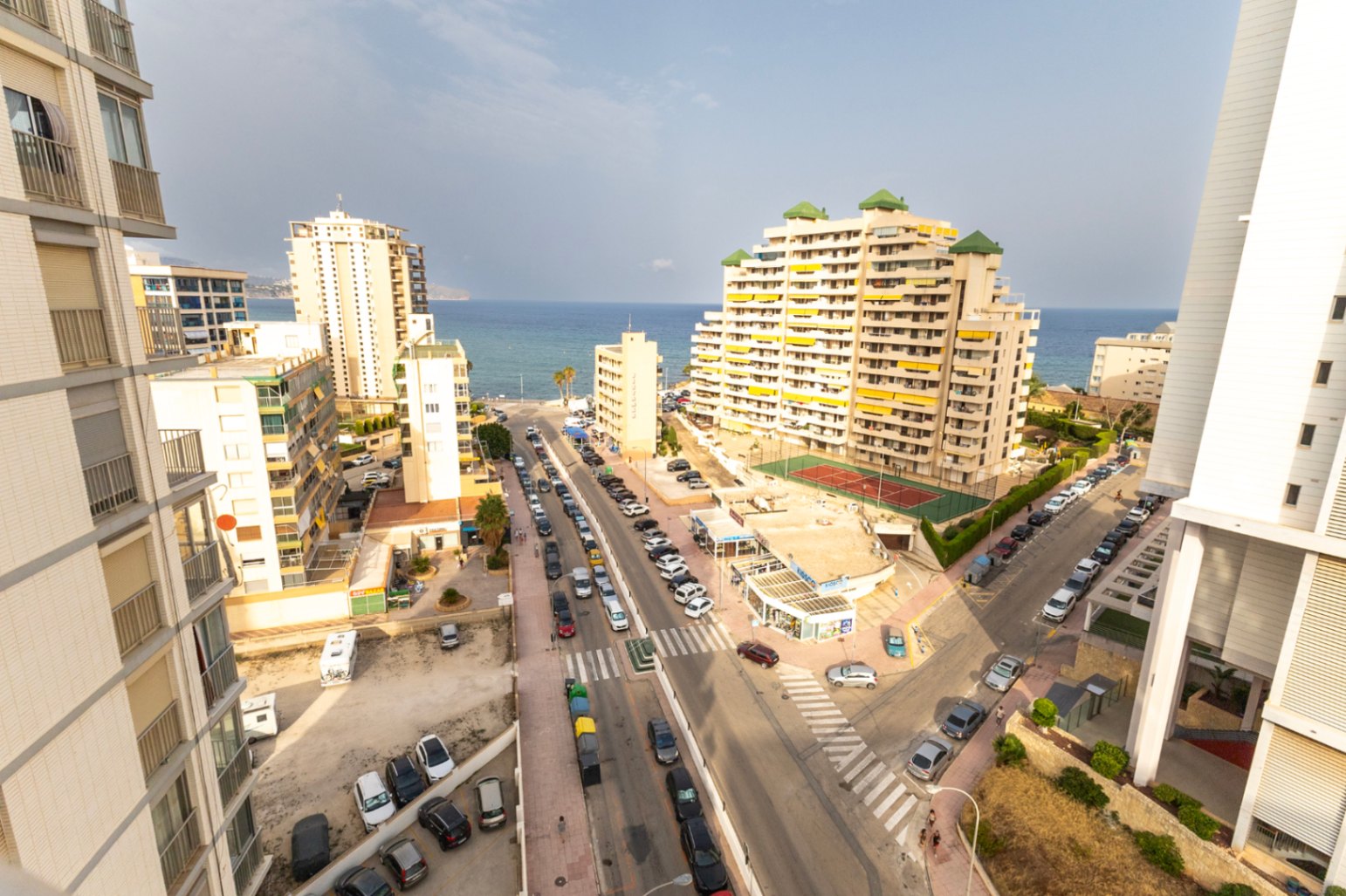 Refurbished 2-bedroom apartment with sea views in Calpe