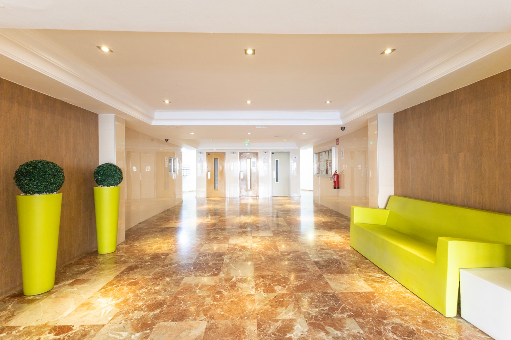Refurbished 2-bedroom apartment with sea views in Calpe — photo 21