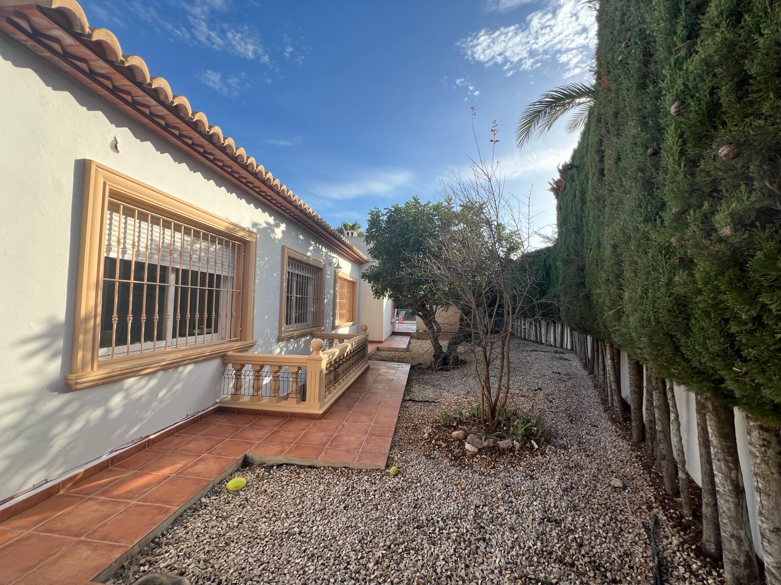 Villa with Private Pool in Moraira — photo 27