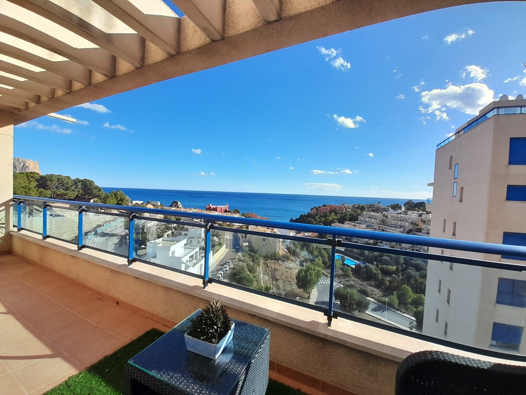 Spectacular penthouse in Calpe with sea views and swimming pool — photo 18