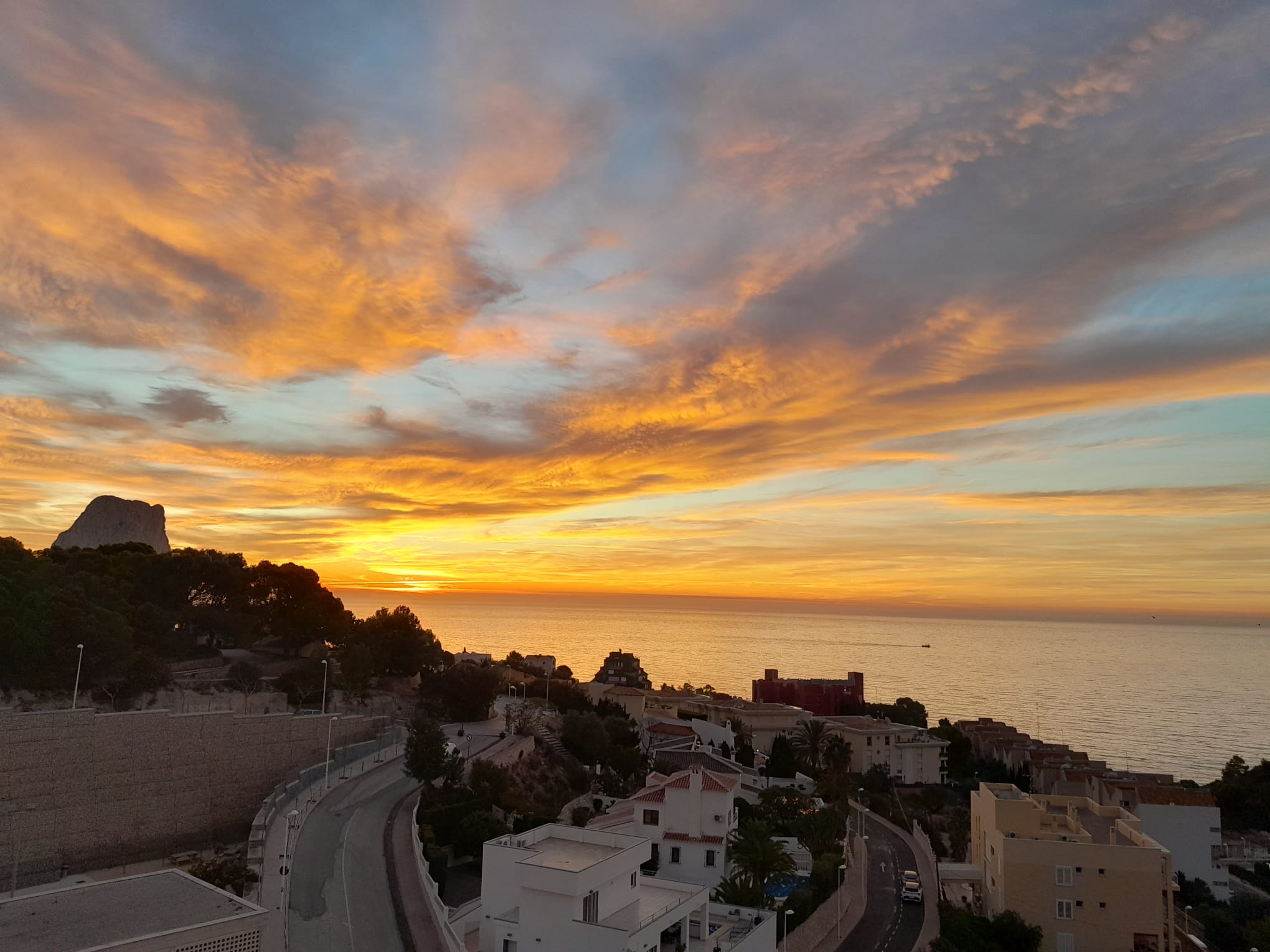 Spectacular penthouse in Calpe with sea views and swimming pool — photo 20