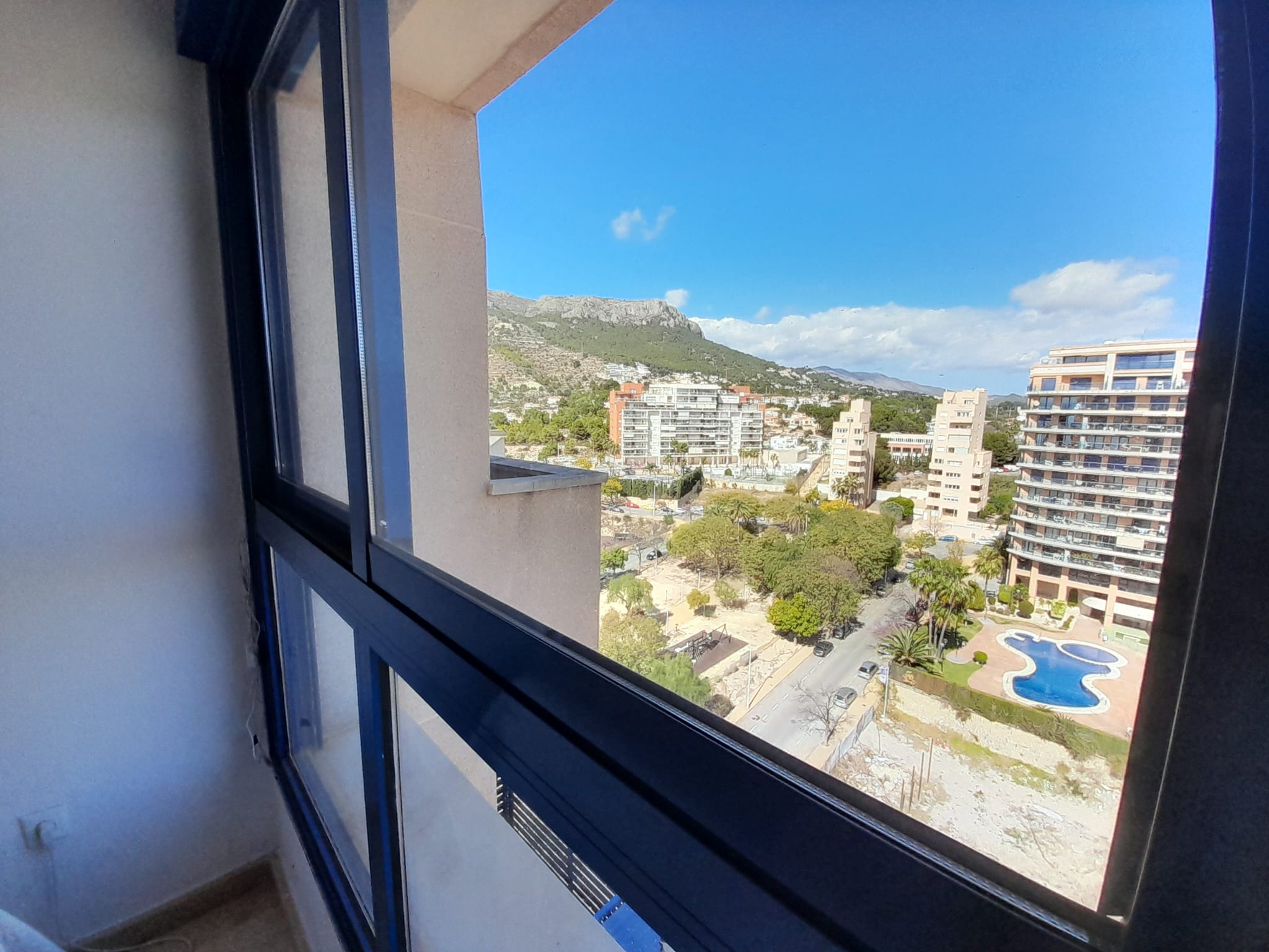 Spectacular penthouse in Calpe with sea views and swimming pool — photo 36