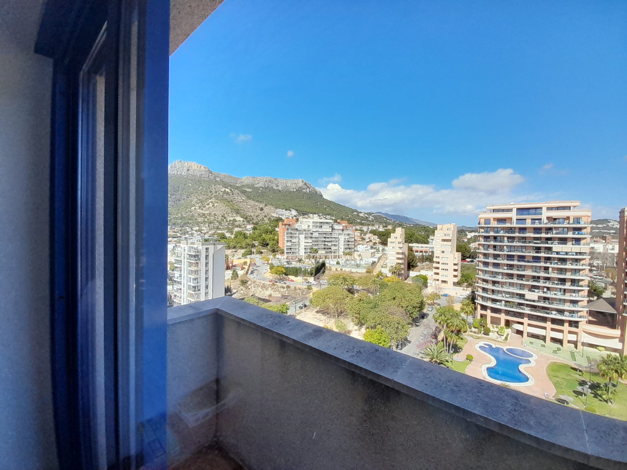 Spectacular penthouse in Calpe with sea views and swimming pool — photo 39