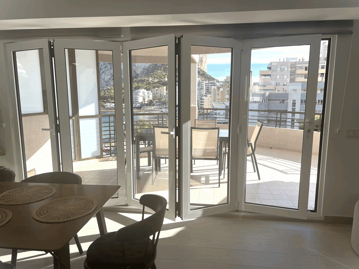 First Line Apartment at Playa La Fosa in Calpe — photo 3