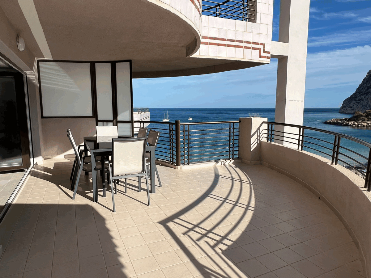 First Line Apartment at Playa La Fosa in Calpe — photo 2