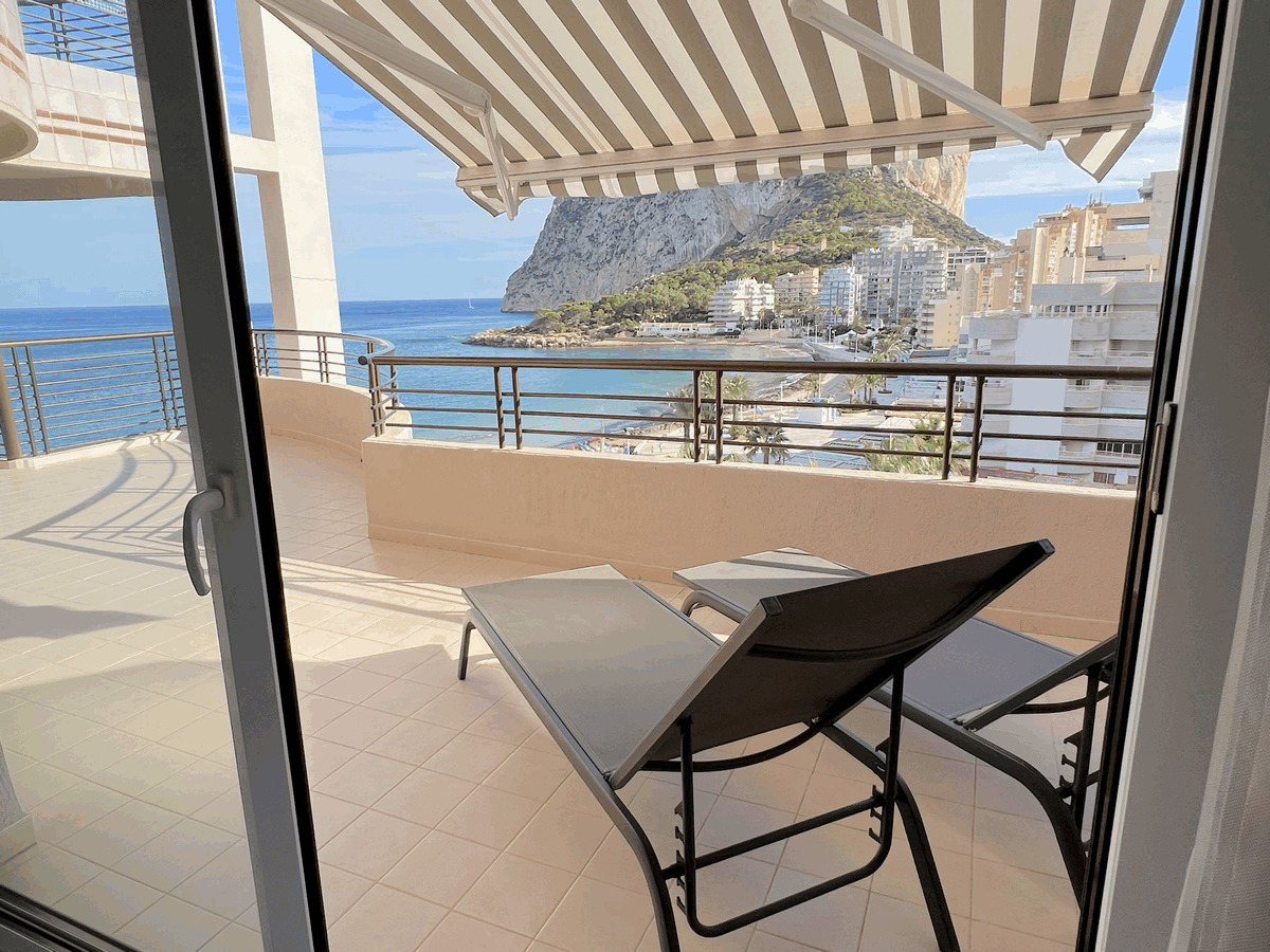 First Line Apartment at Playa La Fosa in Calpe — photo 30