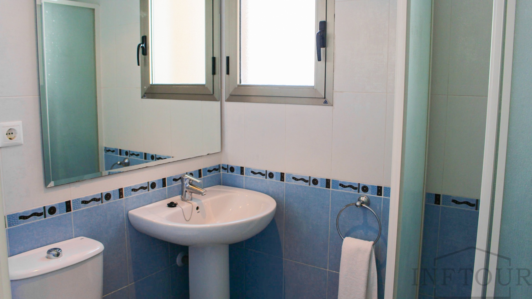 Front-line Apartment with 2 Bedrooms and Sea Views in Calpe — photo 10