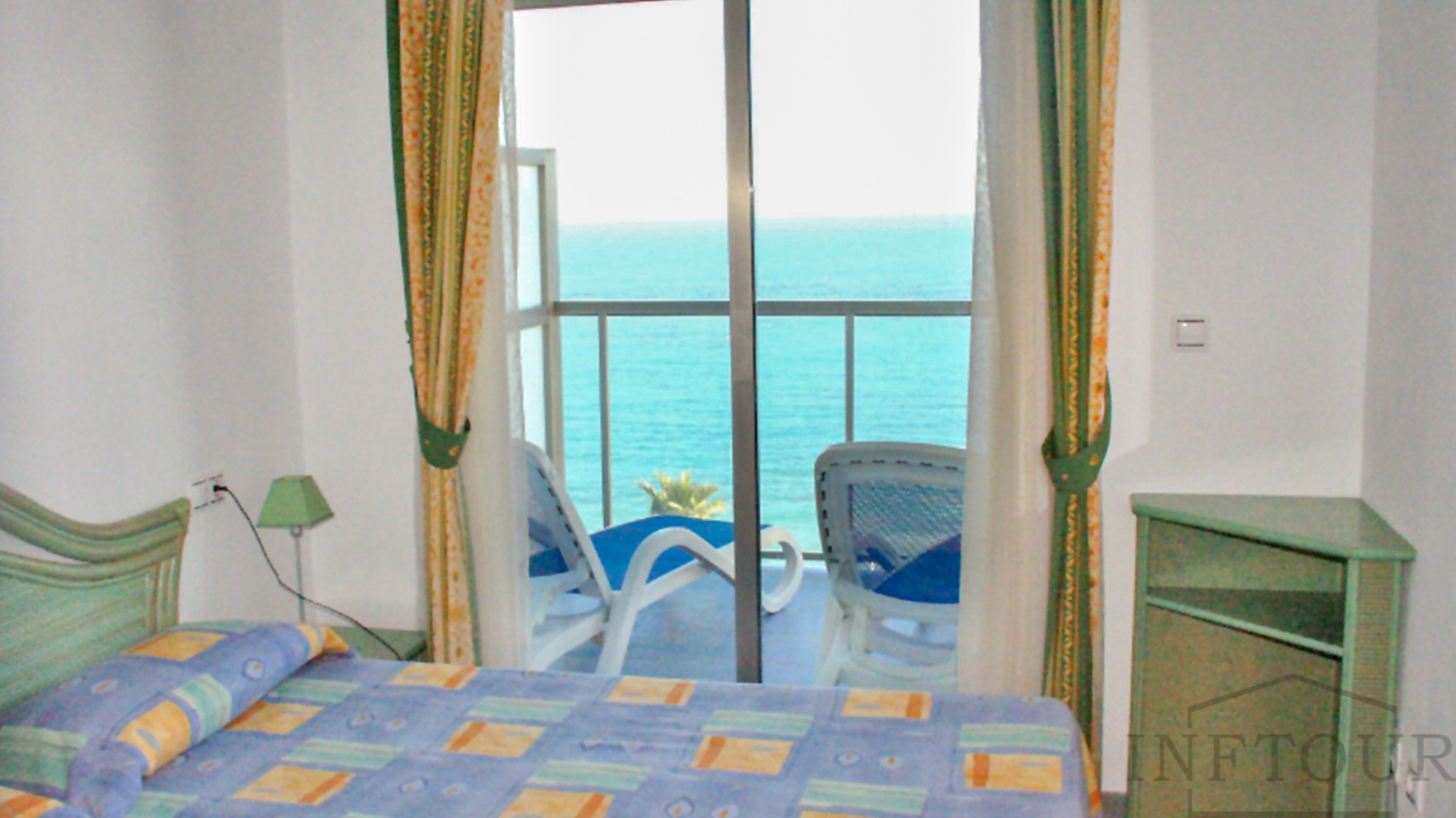Front-line Apartment with 2 Bedrooms and Sea Views in Calpe — photo 11