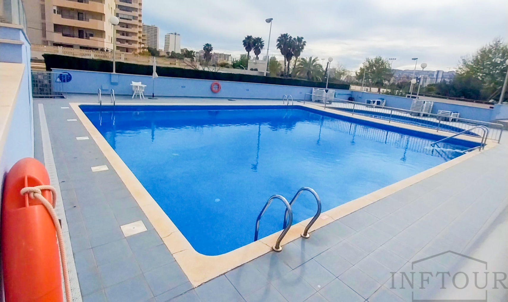 Front-line Apartment with 2 Bedrooms and Sea Views in Calpe — photo 14