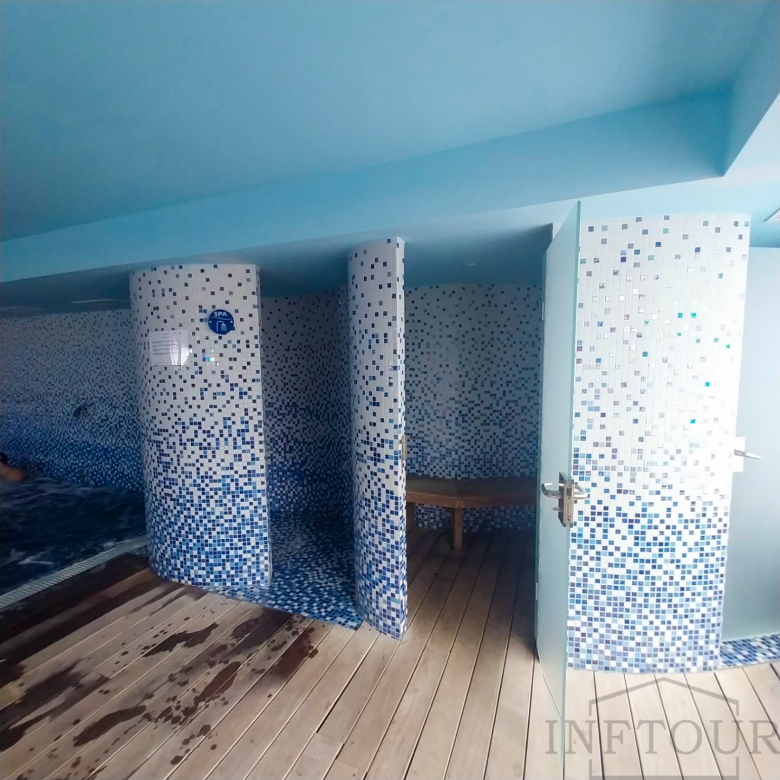 Front-line Apartment with 2 Bedrooms and Sea Views in Calpe — photo 17