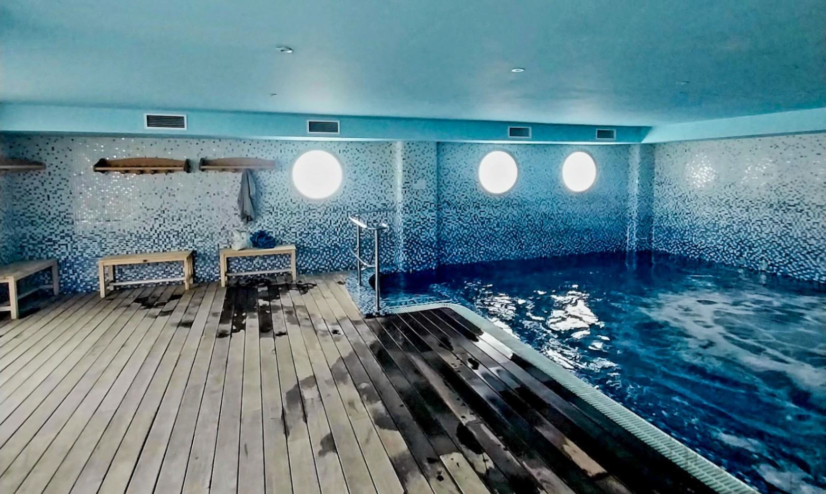 Front-line Apartment with 2 Bedrooms and Sea Views in Calpe — photo 19
