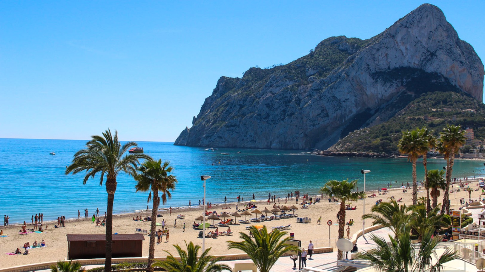 Front-line Apartment with 2 Bedrooms and Sea Views in Calpe — photo 23