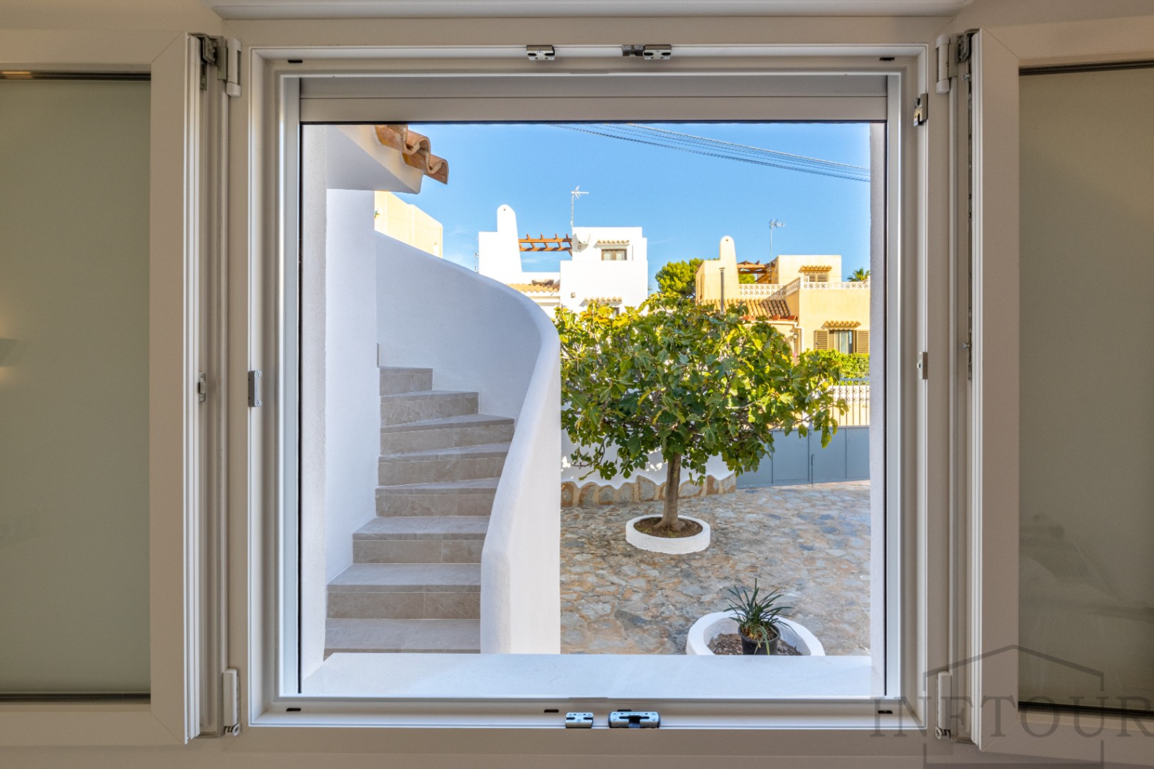 Independent and fully renovated bungalow in Calpe — photo 21