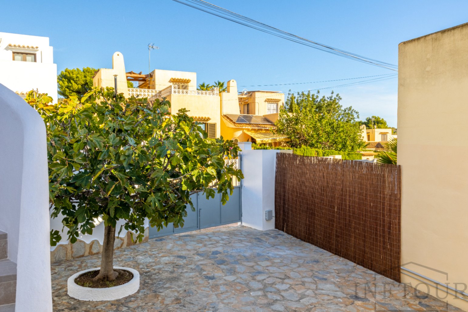 Independent and fully renovated bungalow in Calpe — photo 22