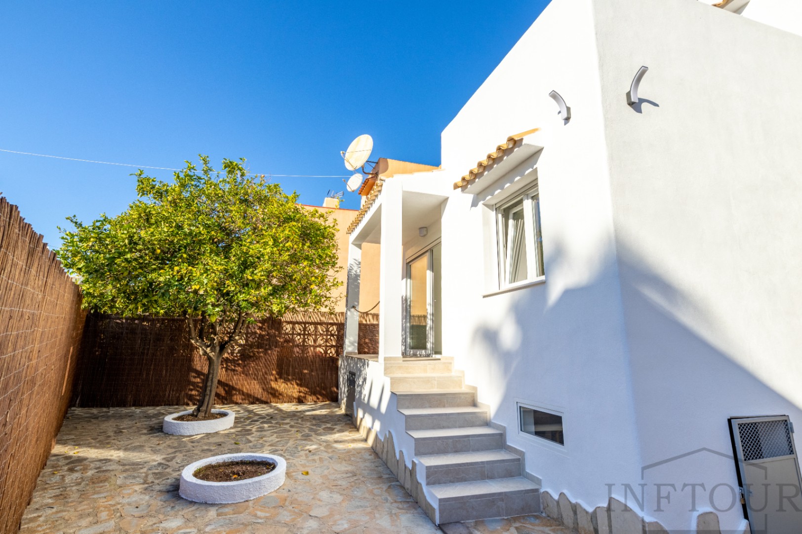 Independent and fully renovated bungalow in Calpe — photo 38