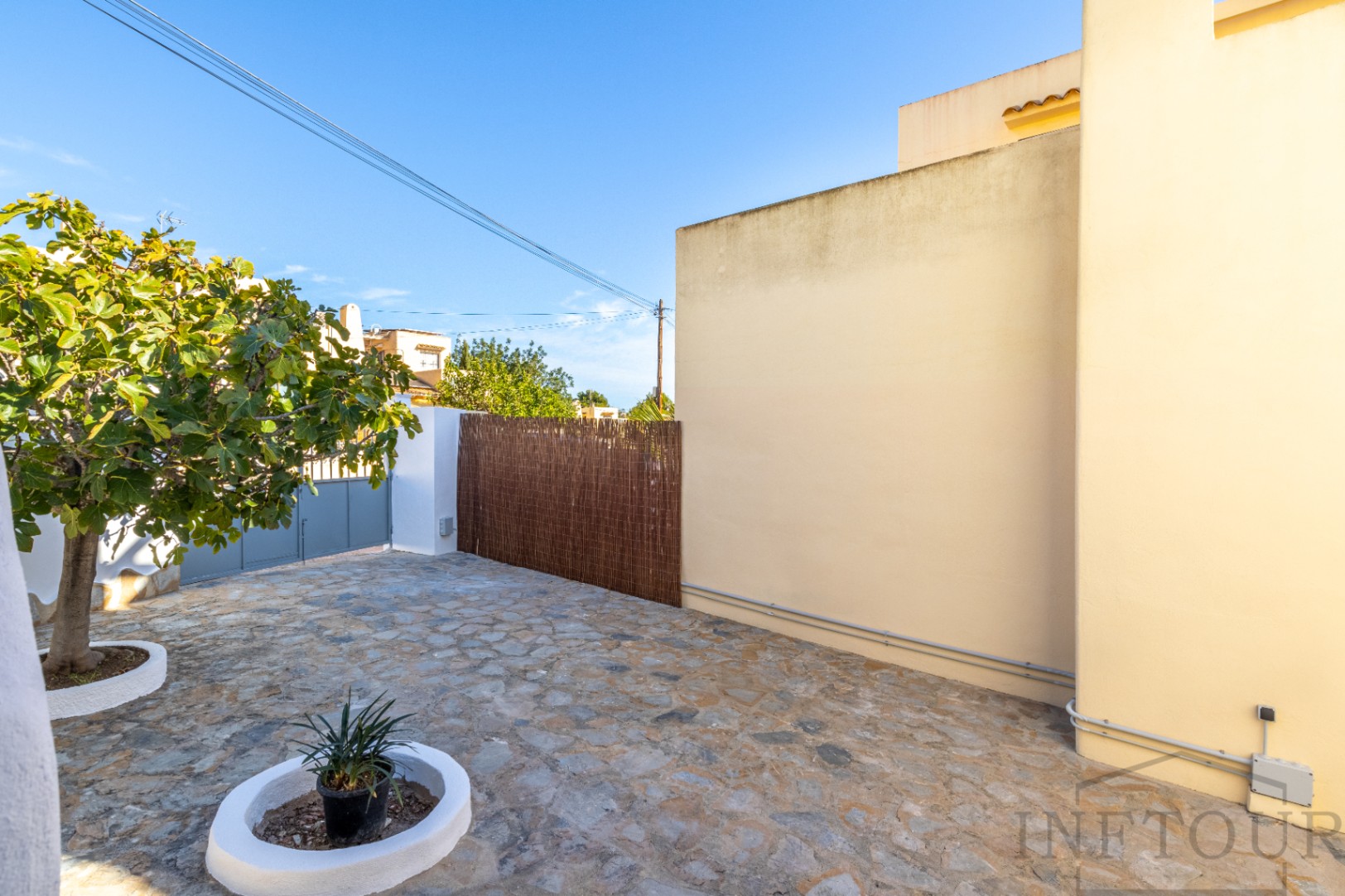 Independent and fully renovated bungalow in Calpe — photo 40