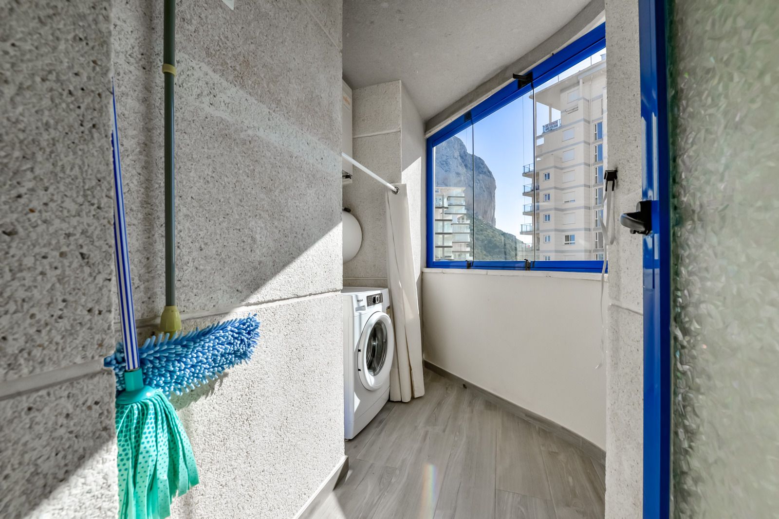 3-Bedroom Apartment with Sea Views — photo 22