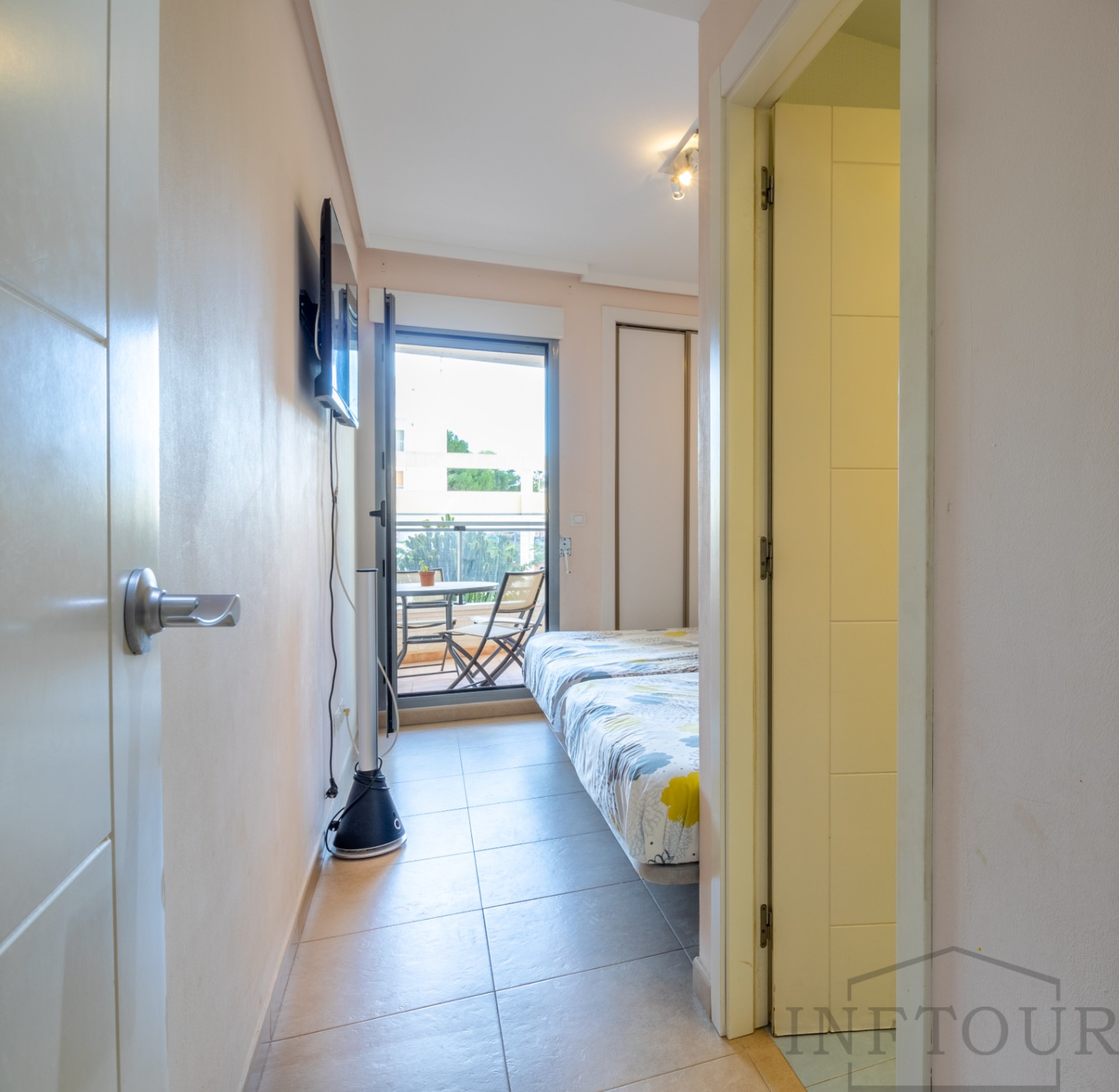 2-Bedroom Apartment with Pool in the Centre of Calpe — photo 13