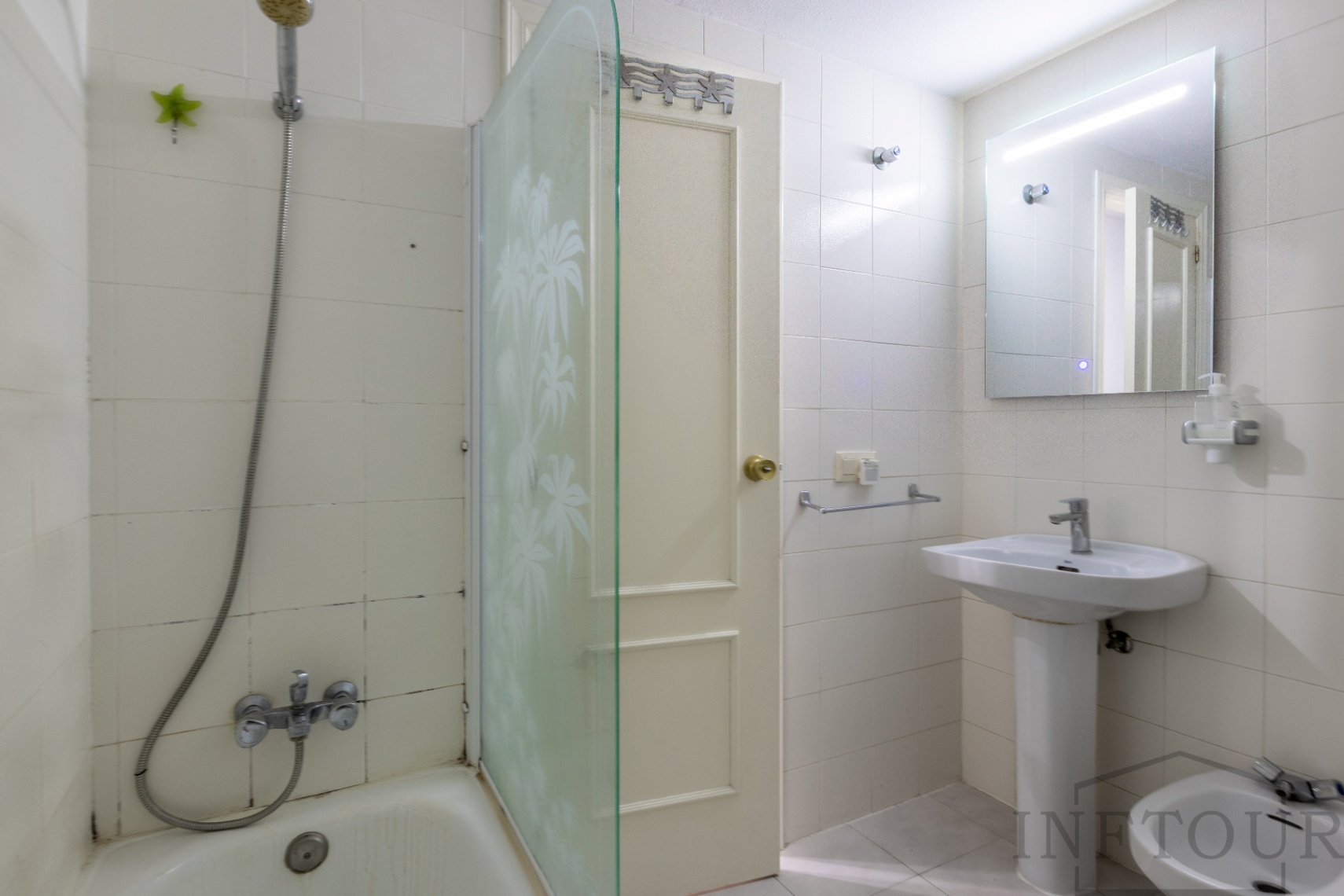 Modern and Cozy Apartment in the Heart of Calpe — photo 12