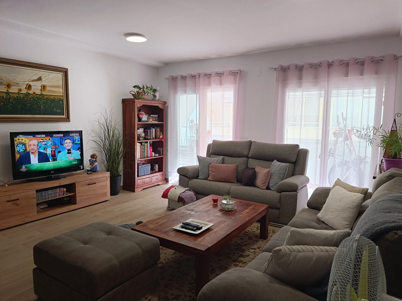 Spacious 2-bedroom apartment with pool in Calpe town centre — photo 6