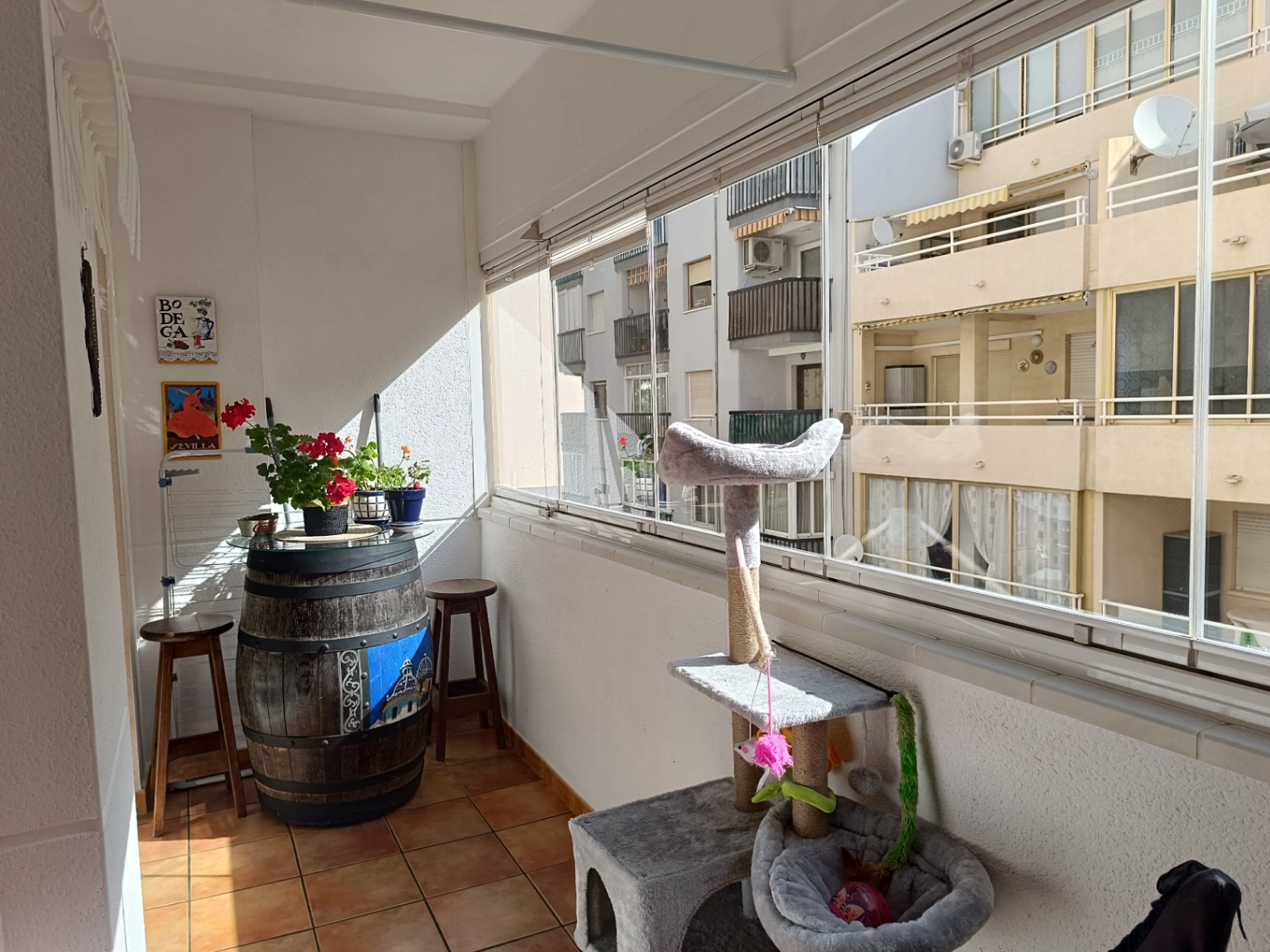 Spacious 2-bedroom apartment with pool in Calpe town centre — photo 21