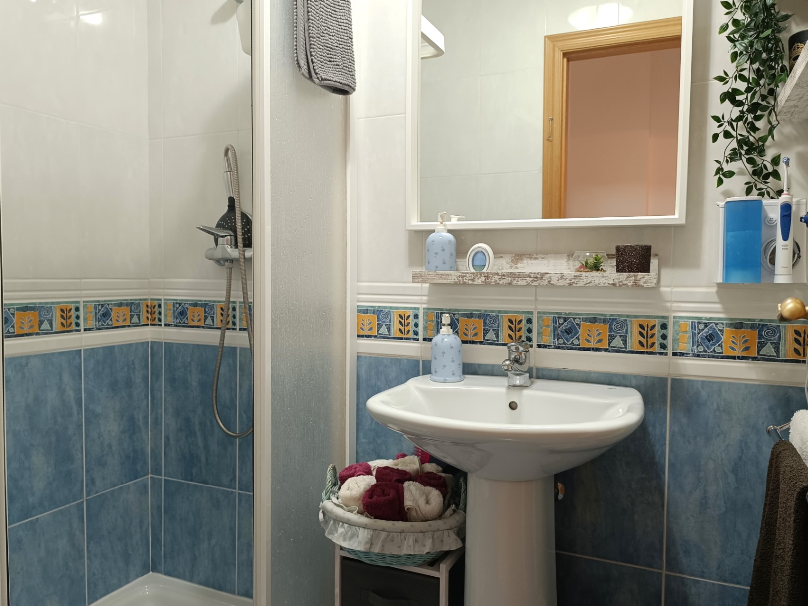 Spacious 2-bedroom apartment with pool in Calpe town centre — photo 3