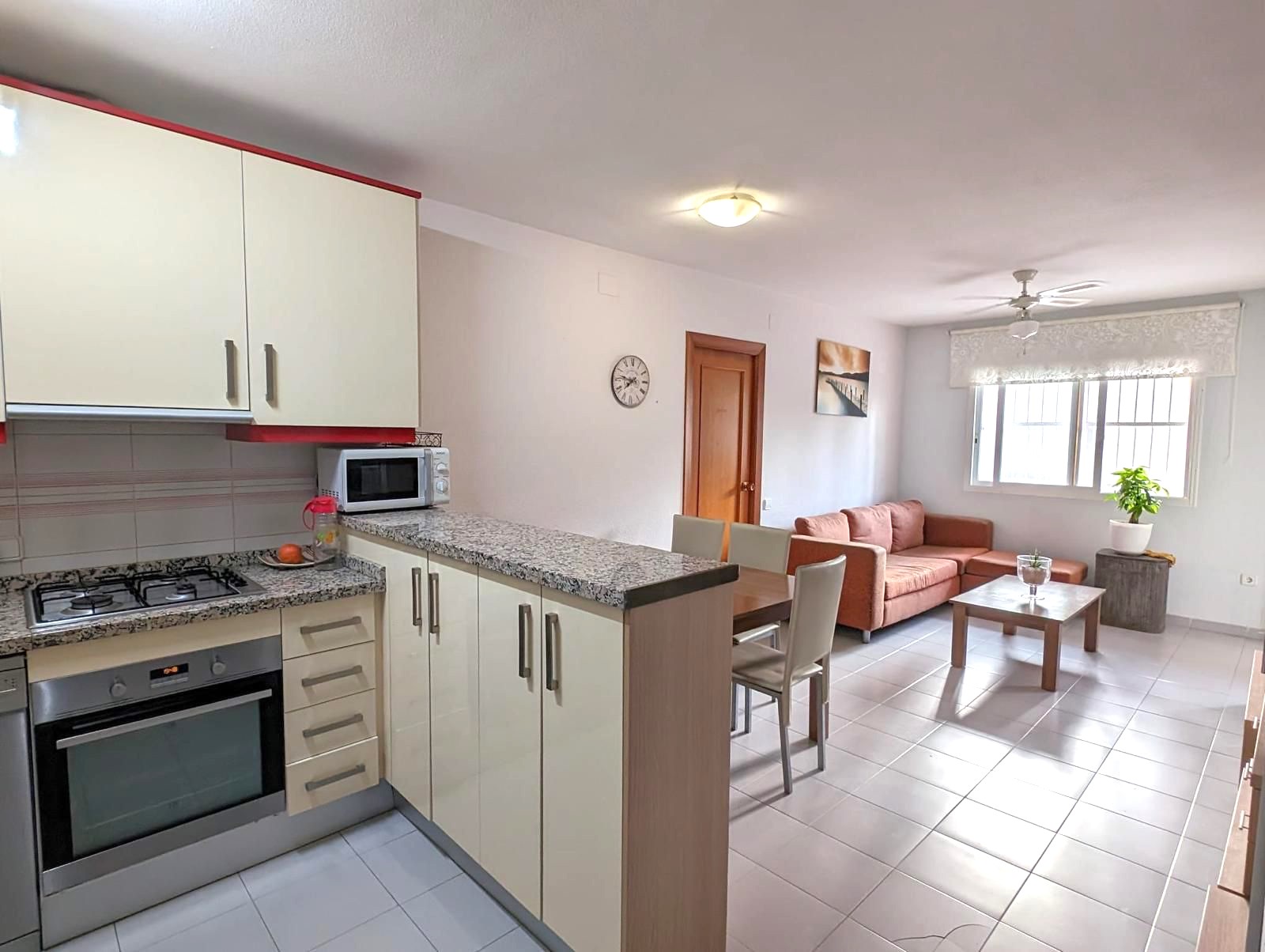 Spacious beachfront apartment in Calpe — photo 4