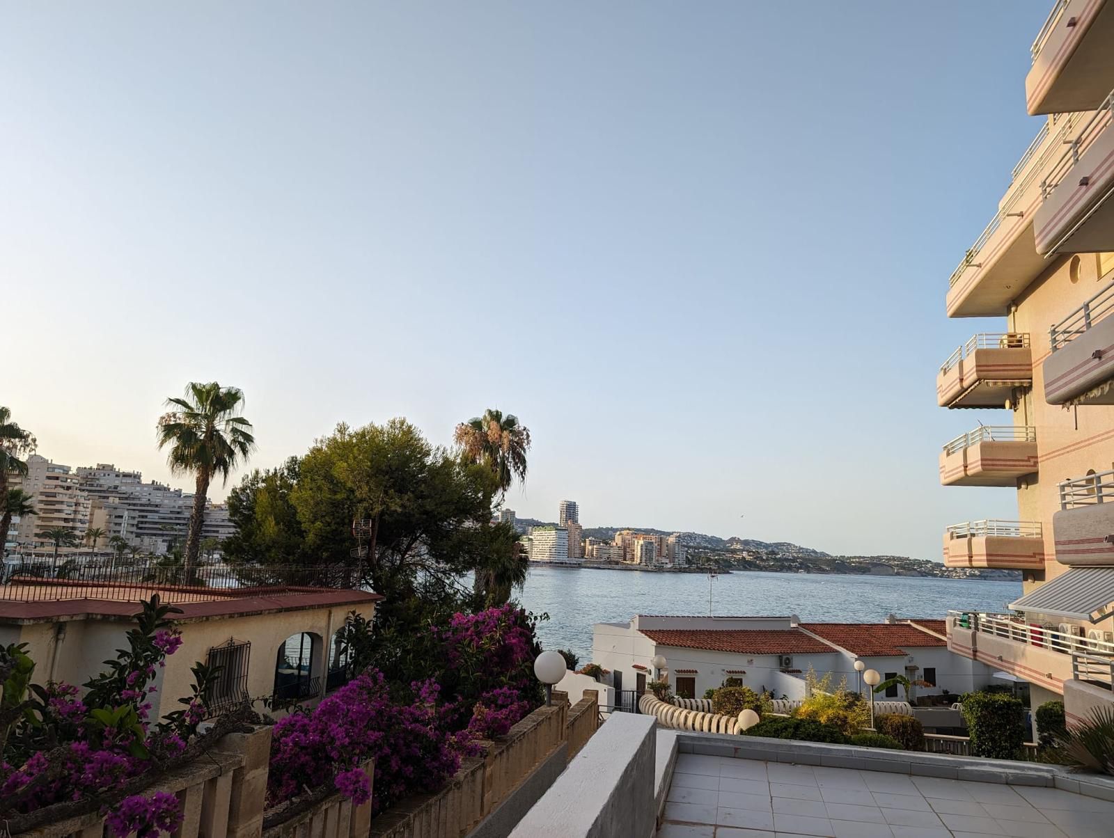 Spacious beachfront apartment in Calpe — photo 6