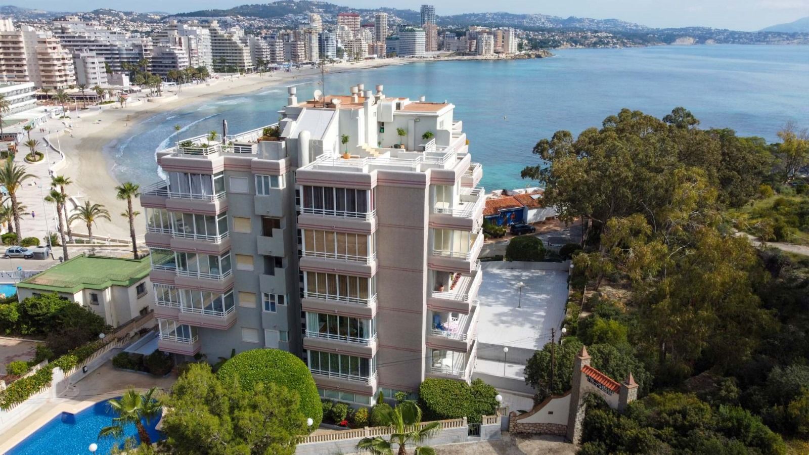 Spacious beachfront apartment in Calpe — photo 12