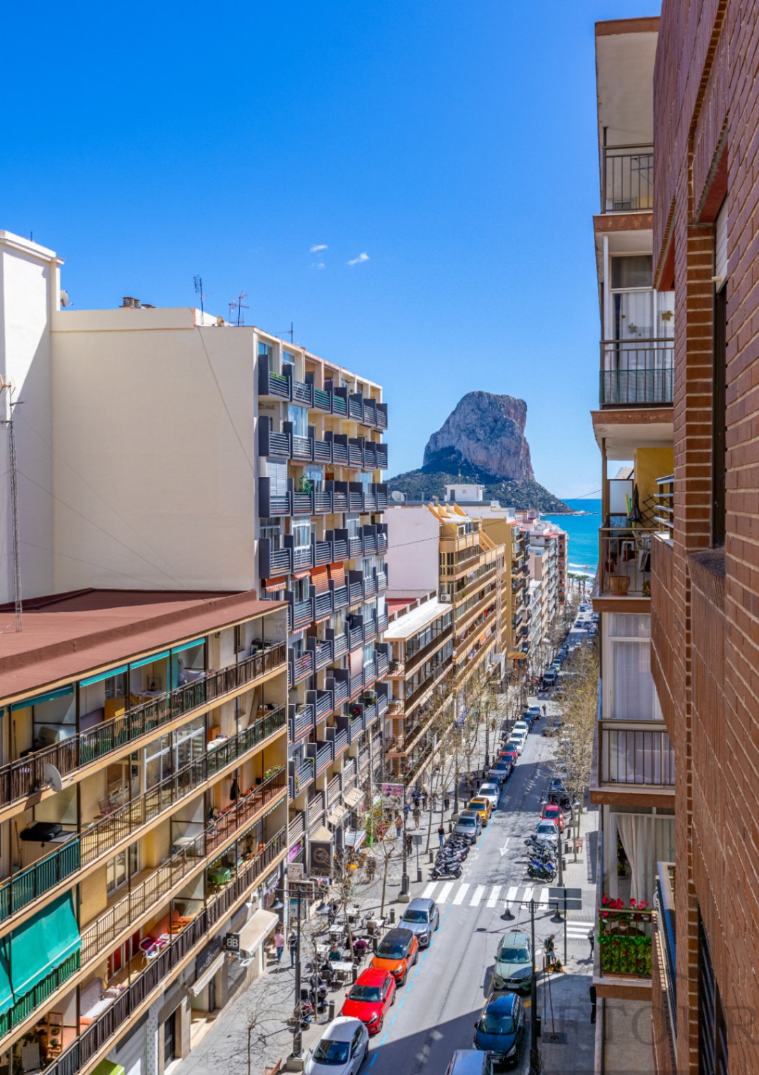 4-bedroom apartment with parking in the center of Calpe