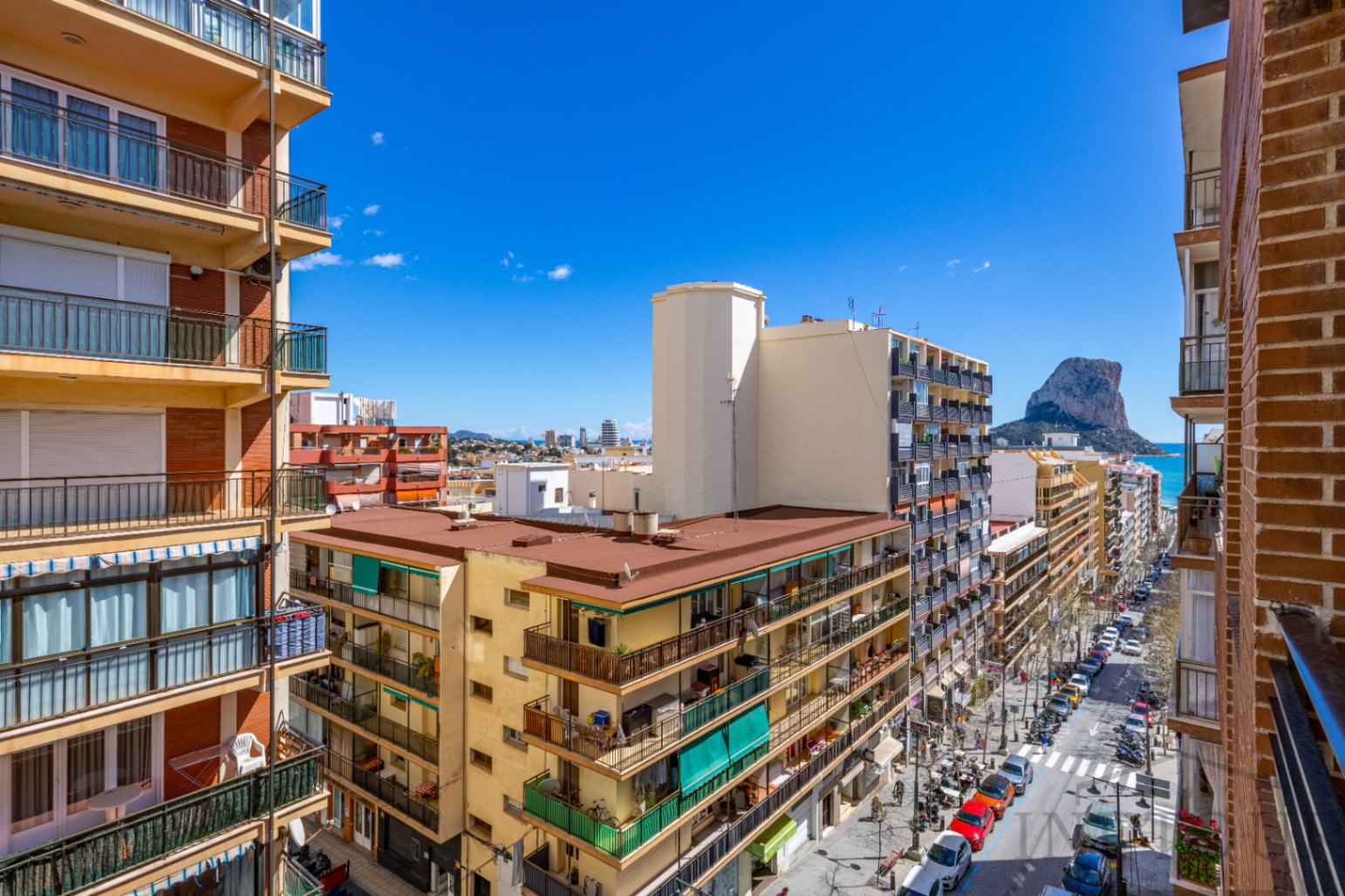 4-bedroom apartment with parking in the center of Calpe — photo 16