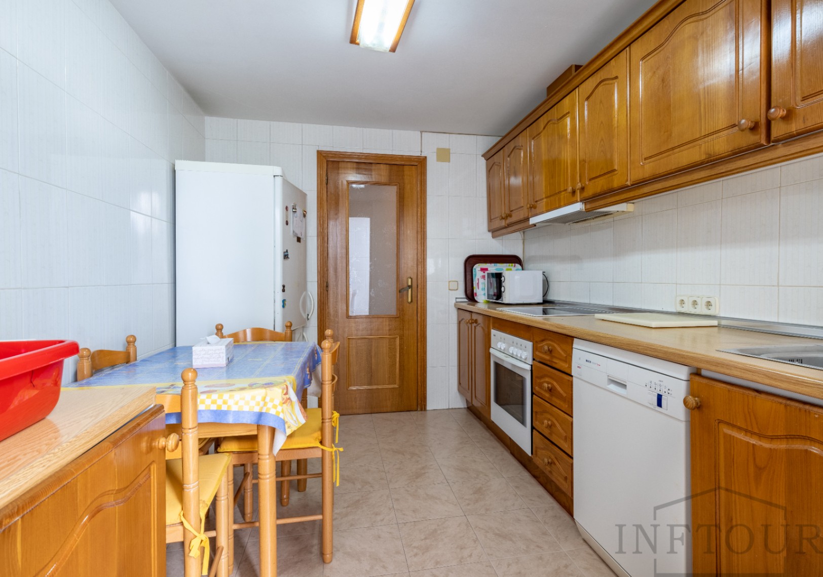 4-bedroom apartment with parking in the center of Calpe — photo 26