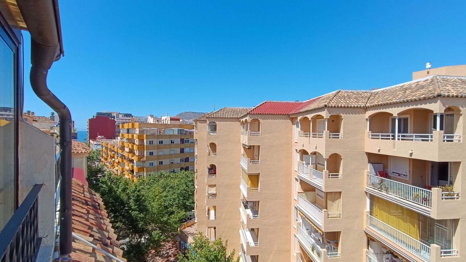 Stunning penthouse just steps away from Arenal Beach in Calpe! — photo 11