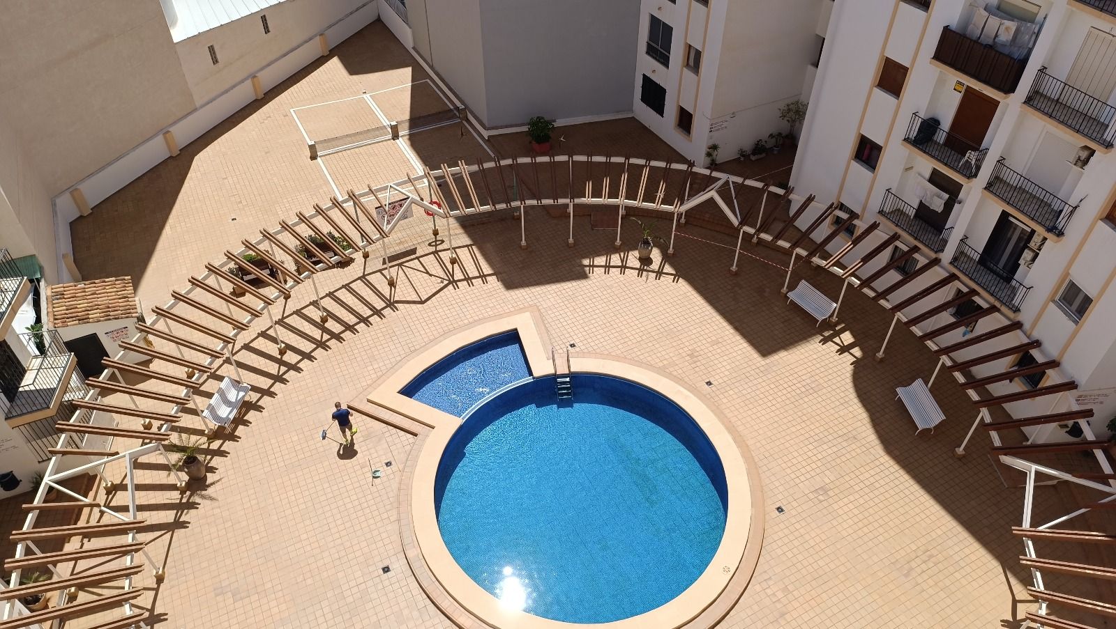 Stunning penthouse just steps away from Arenal Beach in Calpe! — photo 18