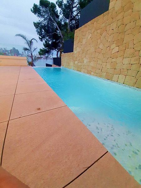 DERNIER Chalet de luxe à vendre à Benidorm avec 4 chambres et piscine privée — photo 11