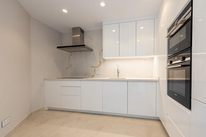 DERNIER Chalet de luxe à vendre à Benidorm avec 4 chambres et piscine privée — photo 14