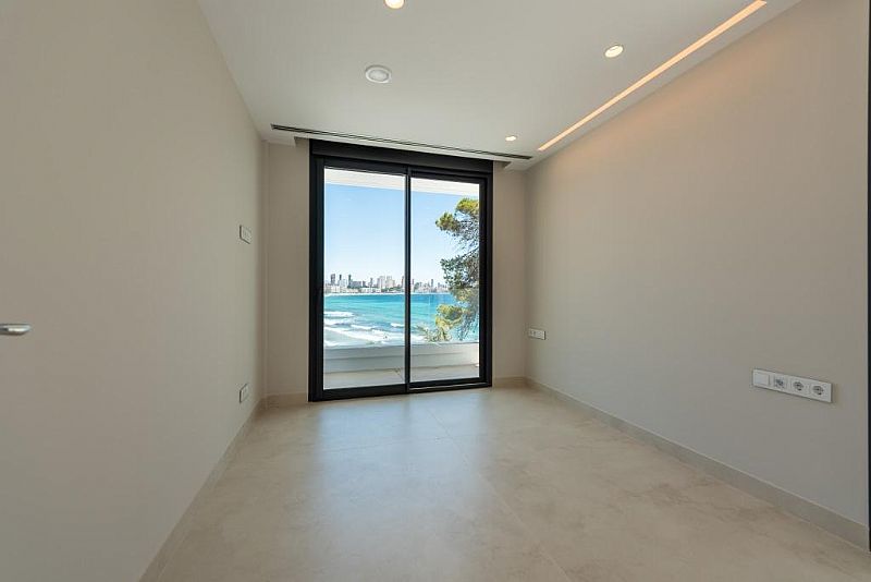 DERNIER Chalet de luxe à vendre à Benidorm avec 4 chambres et piscine privée — photo 20
