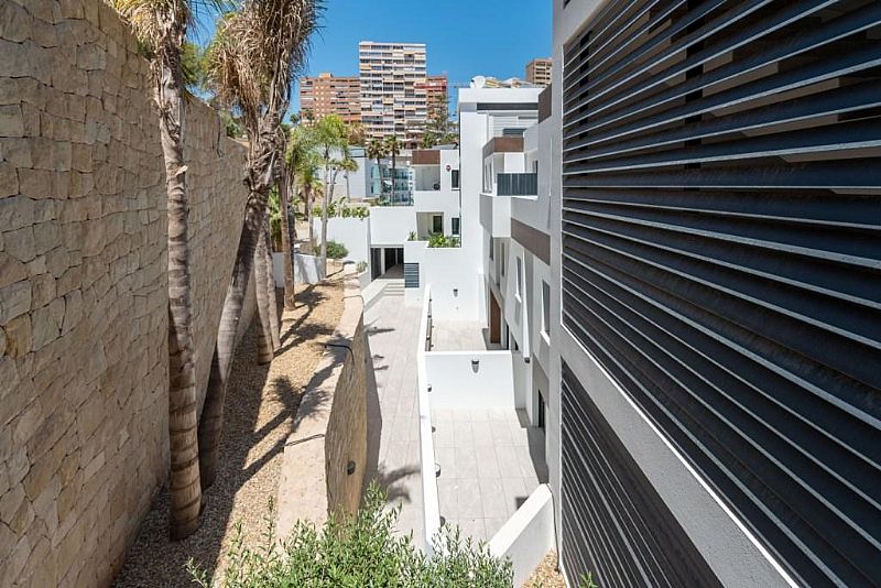 DERNIER Chalet de luxe à vendre à Benidorm avec 4 chambres et piscine privée — photo 24