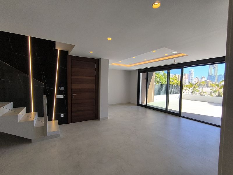 DERNIER Chalet de luxe à vendre à Benidorm avec 4 chambres et piscine privée — photo 10