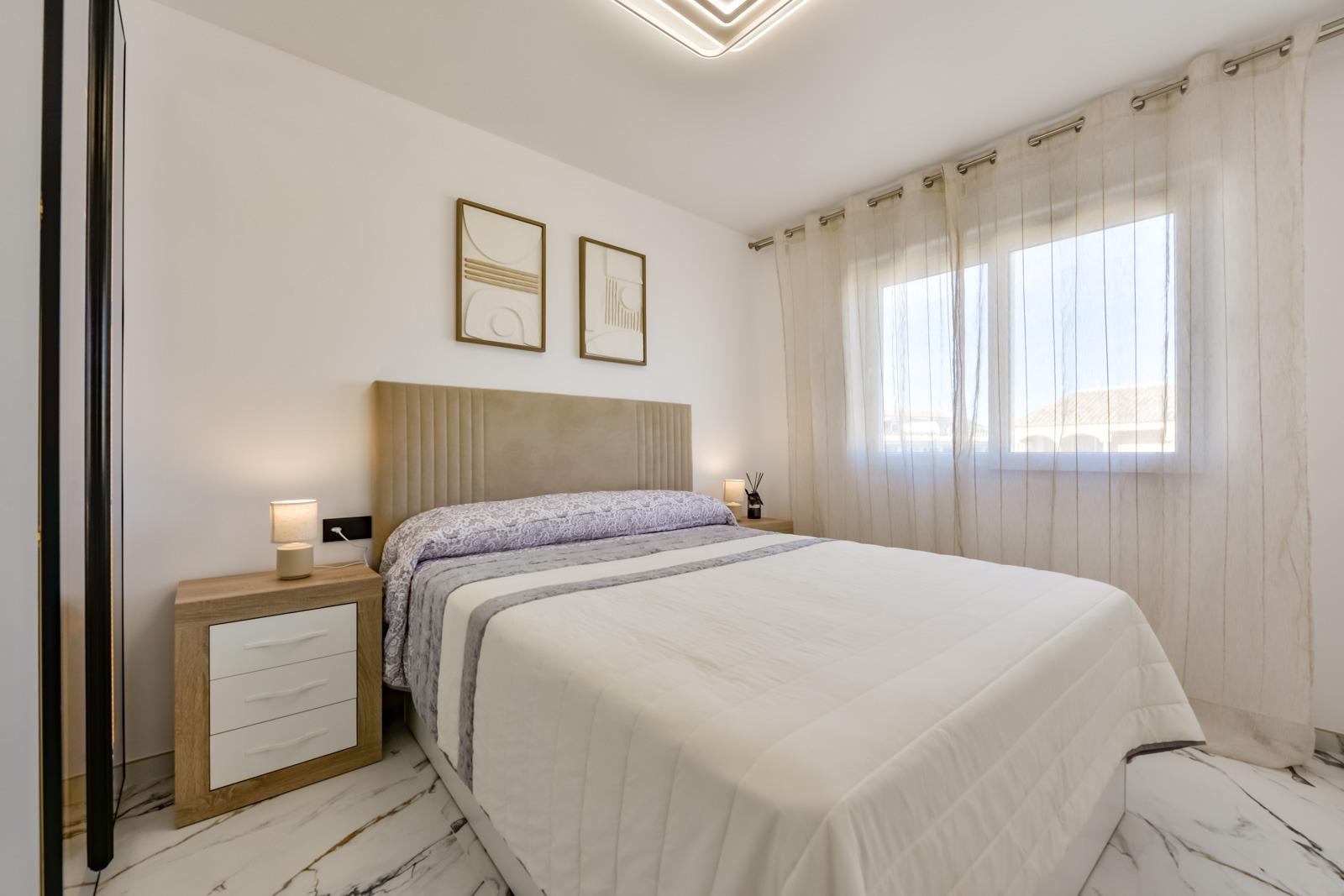 3-Bedroom Penthouse in the Heart of Calpe with Pool — photo 13