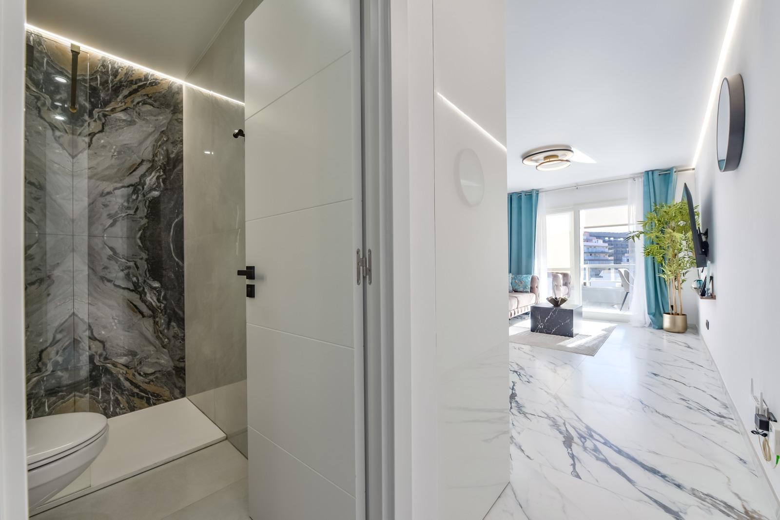 3-Bedroom Penthouse in the Heart of Calpe with Pool — photo 15